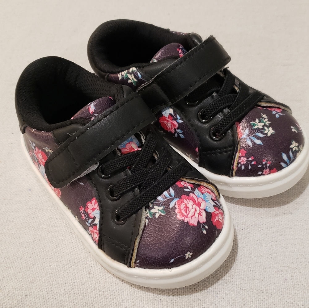 Black floral Velcro sneakers size 6.5